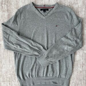 Tommy Hilfiger Men's V-Neck Sweater in Gray